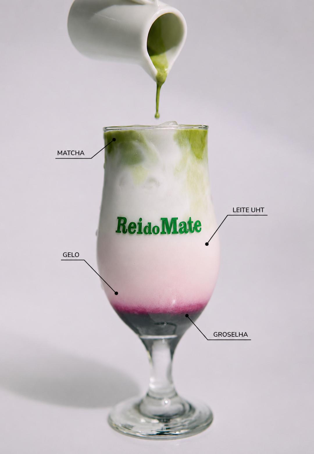 Matcha Latte com Groselha