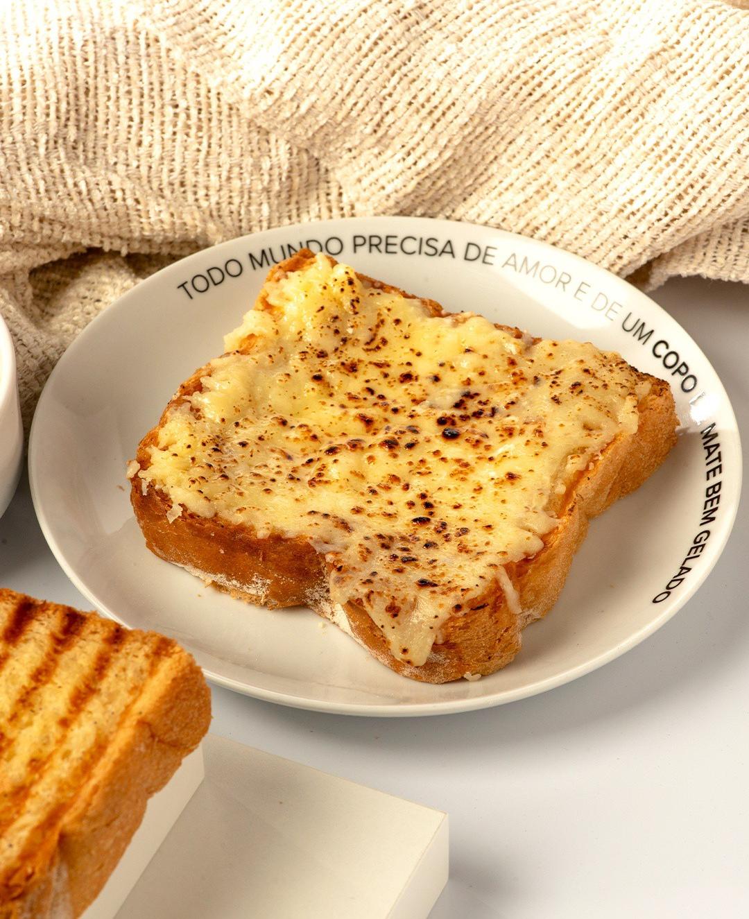 Torrada com Queijo Gratinado